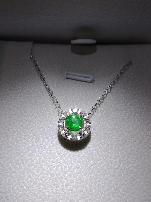 COLLAR ESMERALDA